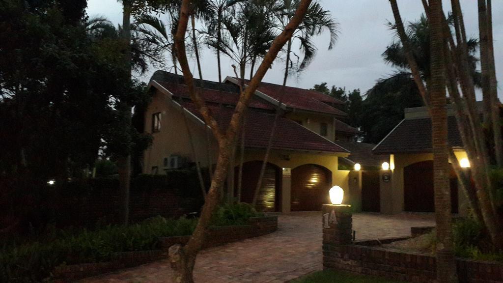Leatherback Park Hotel Richards Bay Esterno foto